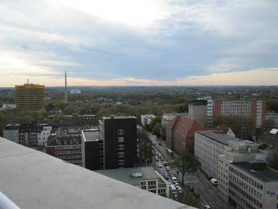 4 1/2 Zi. Penthouse-Wohnung (130 m²) mit großer Dachterrasse u. großzügiger Tiefgaragenstellplatz.