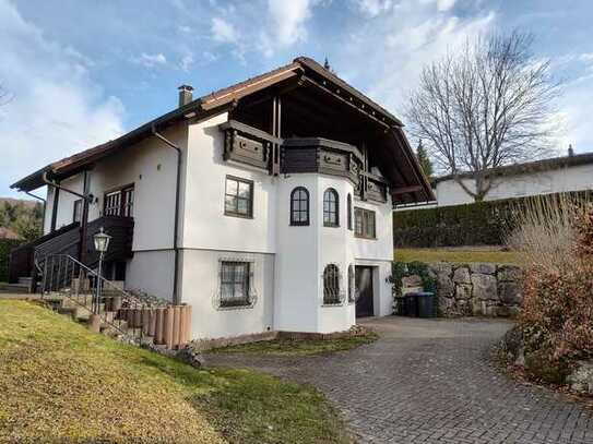 Schönes Haus mit sieben Zimmern in Trochtelfingen, Kreis Reutlingen/Das Haus wird kurzfristig frei.