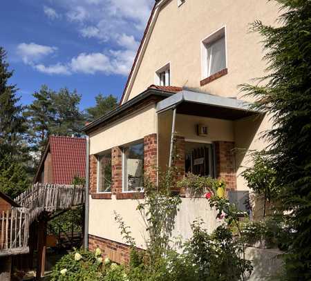 ***Kaufpreis reduziert- ein schönes Haus im Grünen zum Renovieren***