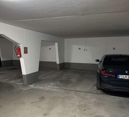 Verhandelbarer Stellplatz / Tiefgarage zu vermieten