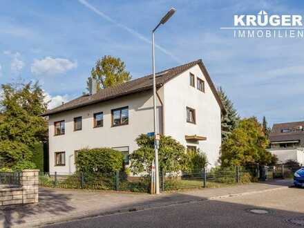 KA-Daxlanden / geräumiges Zweifamilienhaus auf großem Grundstück mit zwei Garagen & Ausbaupotential