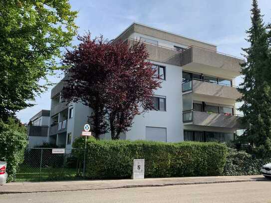 Stilvolle, geräumige und gepflegte 2-Zimmer-Wohnung mit Balkon und EBK in München, Laim