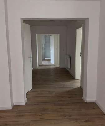 Neu renovierte 3,5 Zimmer Wohnung im DG