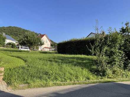 Schönes Baugrundstück in reizvoller Halbhöhenlage
