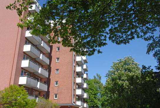 Erstbezug nach Top -Voll-Sanierung, 3-Zimmerwohnung, Ammersbek, Lift- gr. Balkon-Weitblick