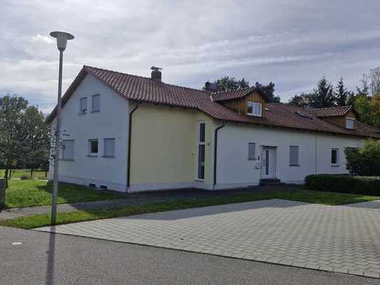 Doppelhaushälfte in Oberkreith (Stadt Roding / Kreis Cham)