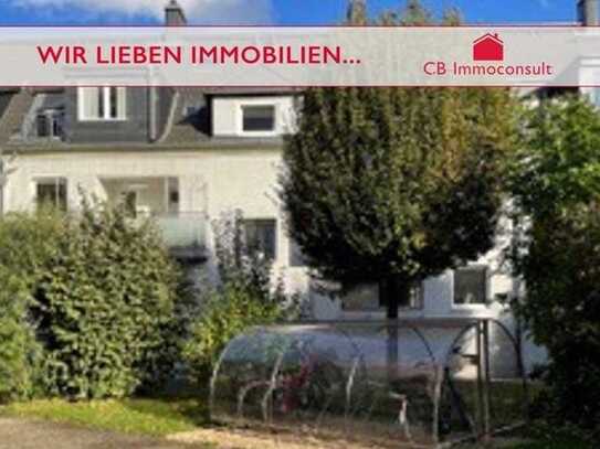 Schöne Wohnung, nette Mieterin , ordentliche Lage in einer gepflegte Immobilie