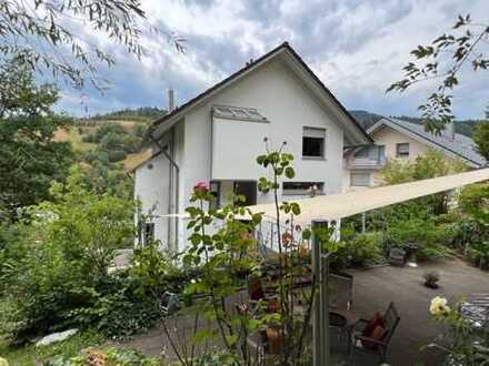 Gepflegtes Einfamilienhaus mit Einliegerwohnung in Bad Peterstal-Griesbach ohne Makler