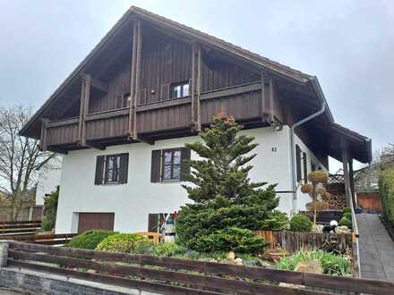 Von Privat: Gepflegtes Haus mit herrlichem Ausblick, 2 km vor Cham, zu verkaufen