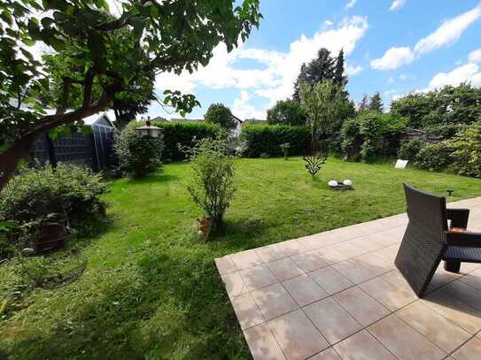 Freistehendes Einfamilienhaus in Mondorf mit Sonnenterrasse, Garten incl. Garage