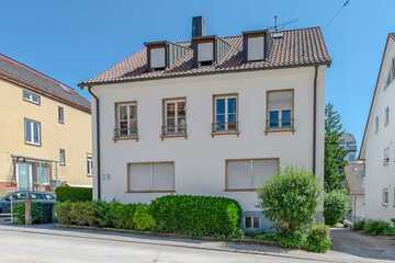 3-Zimmer Wohnung mit Balkon und Garage!