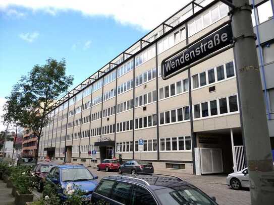 Kleines Einsteigerbüro im "Wendenhof" 
zwischen Hauptbahnhof und Elbbrücken