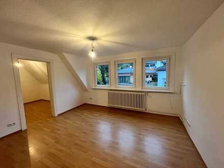**Attraktive Dachgeschosswohnung im Herzen von Gelnhausen mit Freisitz**