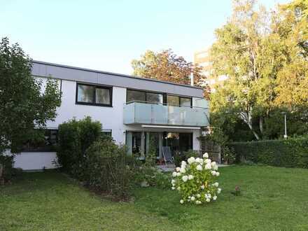 Flein: Großzügige, schöne und sehr gepflegte 4 Zimmer Wohnung in kleinem 4 Familien-Haus