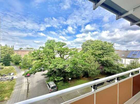 Charmante, barrierearme ETW mit West-Balkon + Garage in Top-Lage von Nippes, 66 m2, 2 Z.