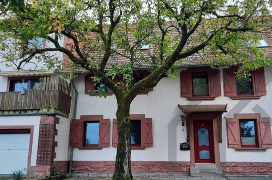 Bauernhaus - Rendite oder selbst einziehen?
2 Wohneinheiten in Kirkel Abstäberhof