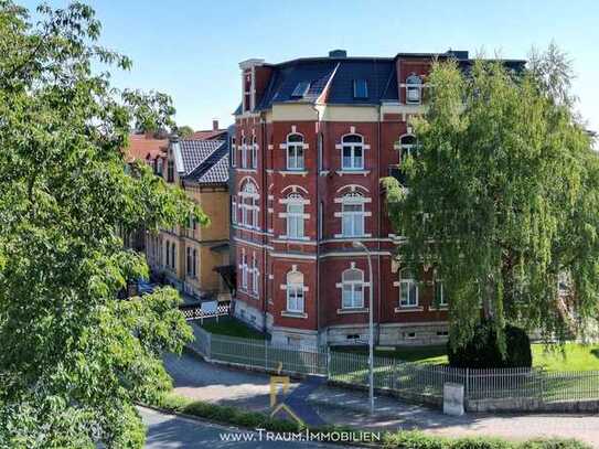 gemütliche Dachgeschosswohnung mit Kamin und Einbauküche!