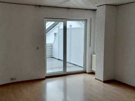 Sehr gepflegte helle 4 ZKB Dachgeschoss-Wohnung mit Balkon & Einbauküche in Lindenfels - Schlierbach