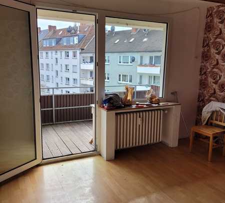 Wohnung mit drei Zimmern, K,D, neues Bad und Balkon in Essen Altendorf