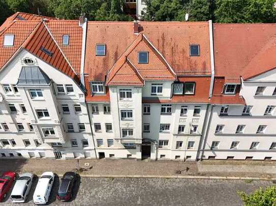 Charmante 2 Zimmer Wohnung mit Wintergarten und Wannenbad