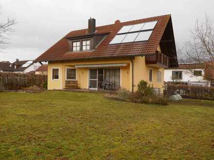 provisionsfrei - gepflegtes Haus für die Familie mit großen Grundstück