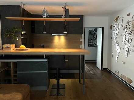 Einzigartige 3-Zimmer-Maisonettewohnung am Rhein in Köln-Niehl