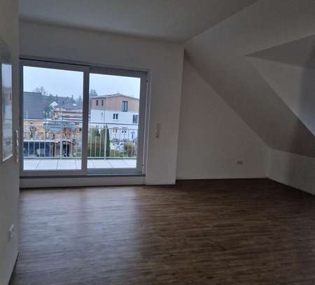 Neubau - sehr schicke 3-Zimmer Dachgeschosswohnung mit Balkon