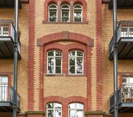 Kleine, aber sehr charmante 1,5-Zimmer-Wohnung (ca.36m²) mit großer Terrasse in begehrtem Baudenkmal