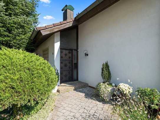 Wunderschönes Einfamilienhaus mit Einliegerwohnung
und einer umwerfenden Aussicht bis zum Kandel