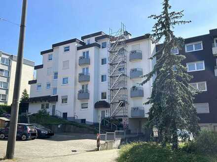 Wohnen mit Komfort: Zentral gelegene 2-Zimmer Wohnung mit Balkon und Tiefgaragenstellplatz