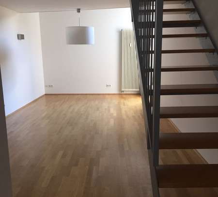 Geschmackvolle Maisonette-Wohnung mit drei Zimmern sowie Balkon und EBK in Koblenz