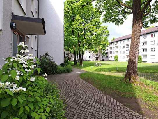 Schöne 2,5-Zimmer-Wohnung mit Balkon in Moosach