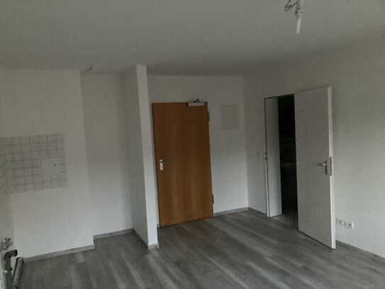 Betreutes Wohnen sucht Mieter, schöne 2-Raumwohnung, Nähe Merseburgerstraße, Lindenau