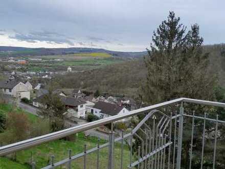 Ansprechende und gepflegte 4-Raum-Wohnung mit Balkon in Fischbach