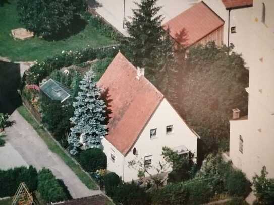 Haus mit dem Potenzial nach einer Sanierung in neuem Glanz zu erstrahlen!