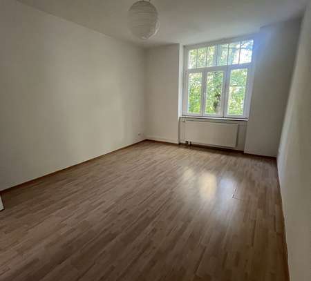 Schöne ruhige 3 ZKB -Balkon Wohnung mit Laminat in Wi- CITYLAGE