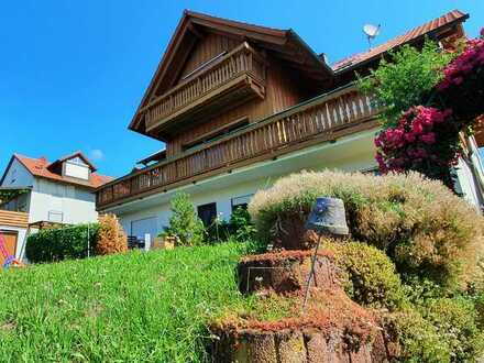 Freihst. Mehrfamilienhaus mit Garten, drei Garagen und Schuppen in Eppingen - Elsenz