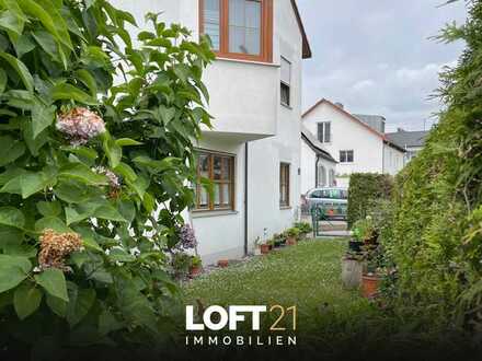 Charmante 1,5 Zimmer Wohnung mit großem Garten
