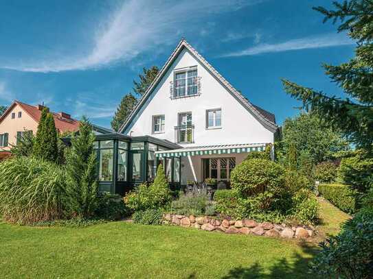 Stahnsdorf bei Berlin - Elegantes Landhaus auf Parkgrundstück