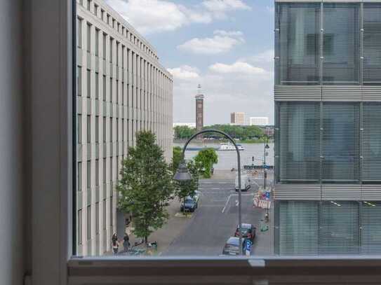 Helle drei Zimmer Wohnung mit Blick auf den Rhein.