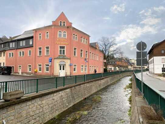 Wohn- und Geschäftshaus in Stollberg am Fluss Gablenz