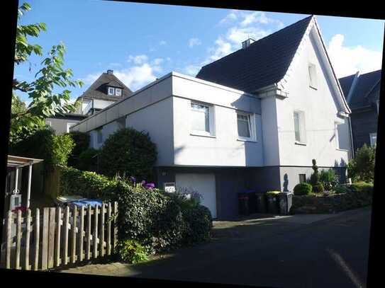 Idyllisches Stadthaus mit Flair! Top-modernisiertes EFH in Siegen (Nähe Zentrum)