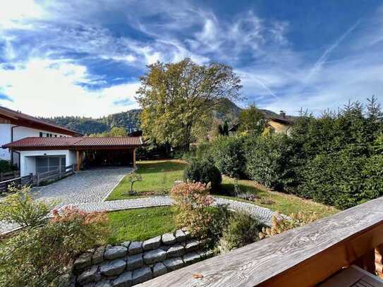 Aufwendig saniertes Einfamilienhaus mit sonnigem Garten in idealer Lage von Rottach-Egern