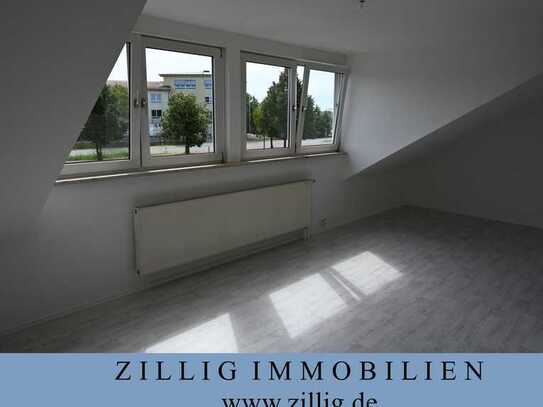 Schöne 1-Zimmer-Wohnung in Bernhardswald mit EBK und Carport - ZILLIG IMMOBILIEN