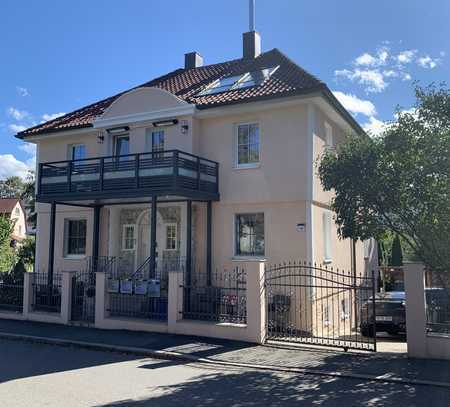 Exklusive Lage am Neckar, kernsanierte-stilvolle 2-Zimmer-Wohnung mit toller EBK