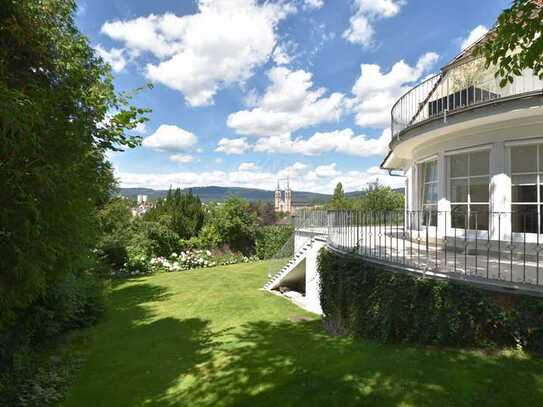 Elegante Villa im Hardtwald mit atemberaubendem Panoramablick