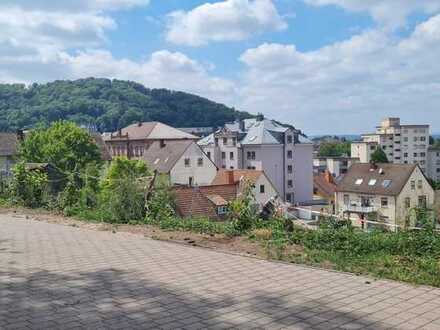 Baugrundstück mit traumhafter Aussicht in zentraler Lage