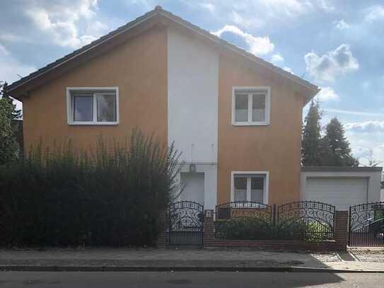 Freistehendes Einfamilienhaus (Eckgrundstück)