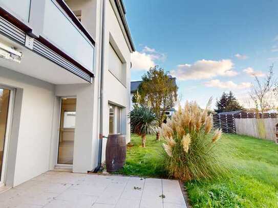 Lichtdurchflutete 4-Zimmer-Erdgeschosswohnung mit eigenem ca. 200m2 großem Garten