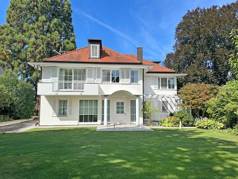 Exklusive Villen-Residenz mit Schwimmhalle, Gäste-/Gartenhaus & Park, Traumblick in S-Süd (Bopser)